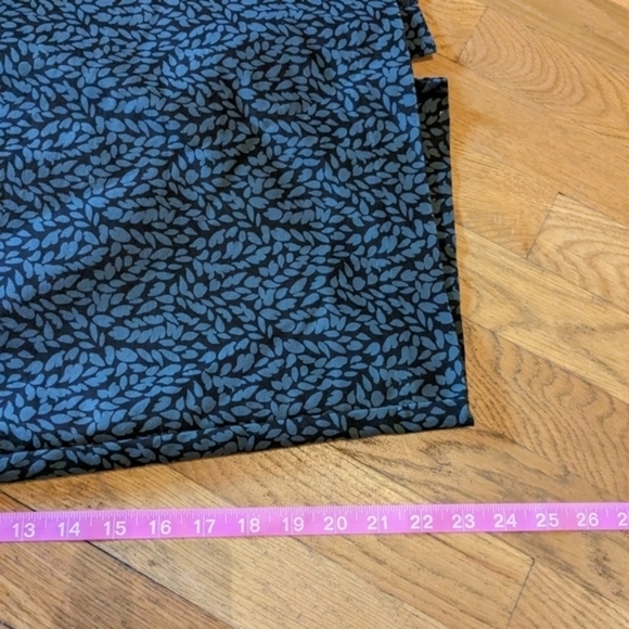 Loft Size 12 Black & Gray Leaf Patterned Pencil Skirt - Picture 8 of 11